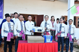 Prime Minister Sonexay Visits Xieng Hon District, Reviews Development and Flood Recovery Efforts